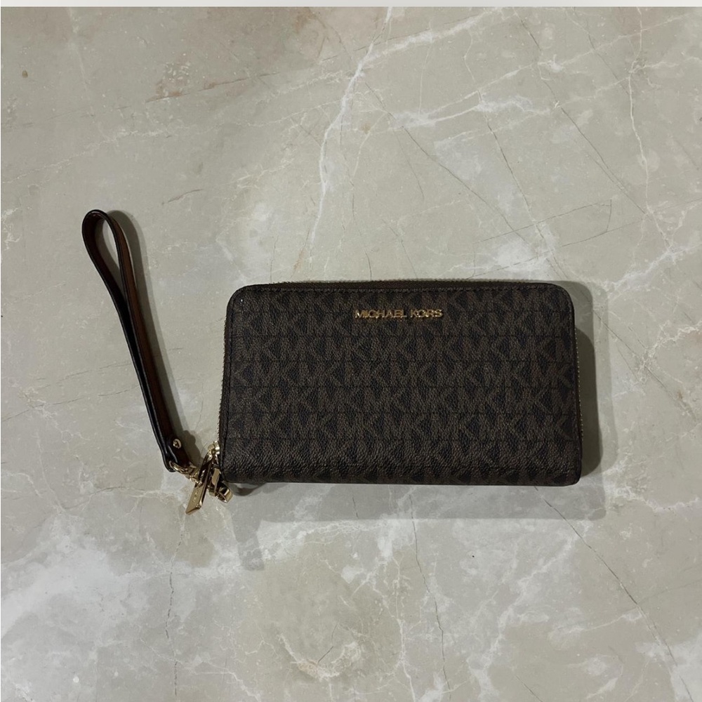 Michael Kors Large Logo Wallet w/ Wristlet